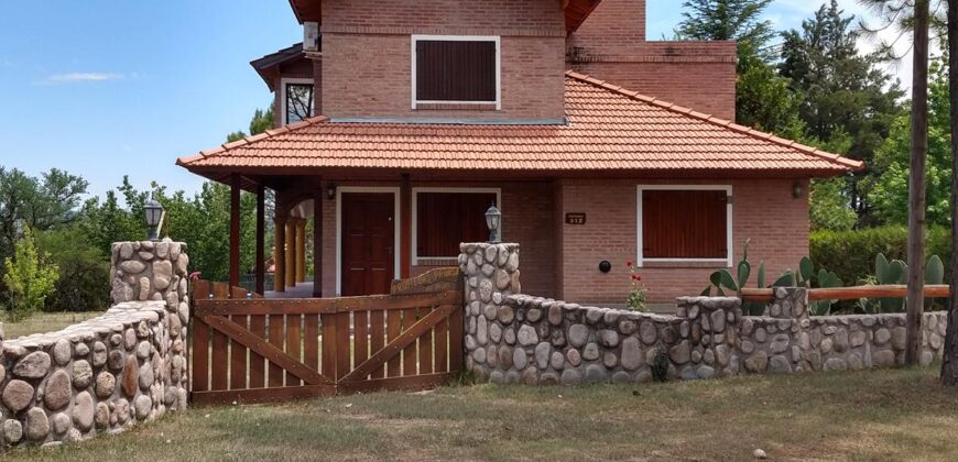 Espectacular !!! chalet 2 plantas con piscina en barrio residencial de Nono