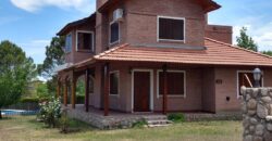 Espectacular !!! chalet 2 plantas con piscina en barrio residencial de Nono