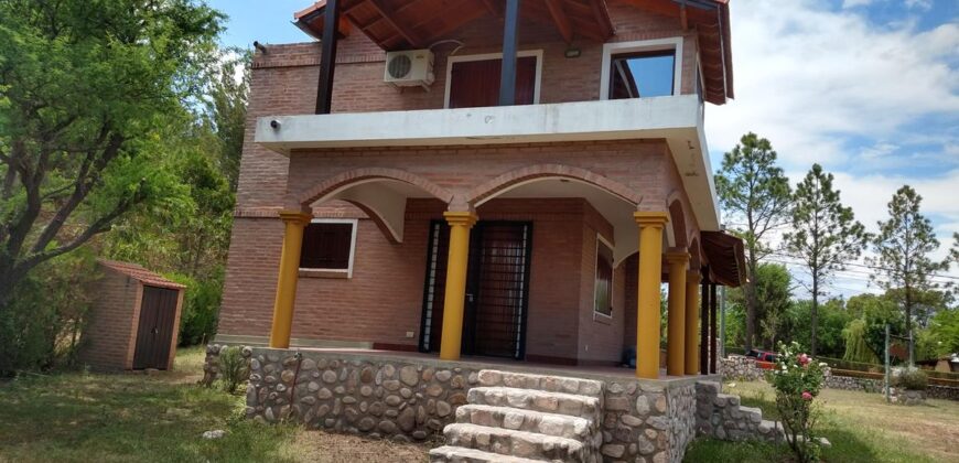 Espectacular !!! chalet 2 plantas con piscina en barrio residencial de Nono