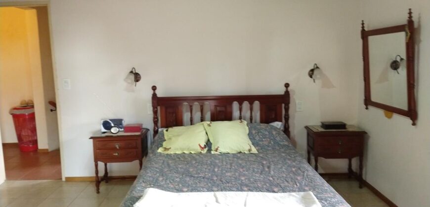 Espectacular !!! chalet 2 plantas con piscina en barrio residencial de Nono