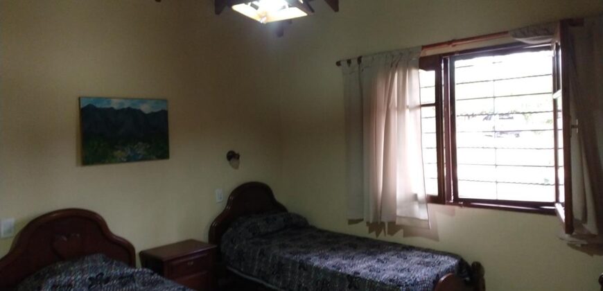 Espectacular !!! chalet 2 plantas con piscina en barrio residencial de Nono