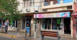 3 locales comerciales, 3 departamentos en la arteria principal de Mina Clavero