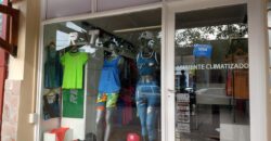 3 locales comerciales, 3 departamentos en la arteria principal de Mina Clavero