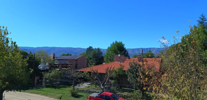 Casa con cabaña y depto en Barrio residencial Nono