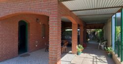 Casa con cabaña y depto en Barrio residencial Nono