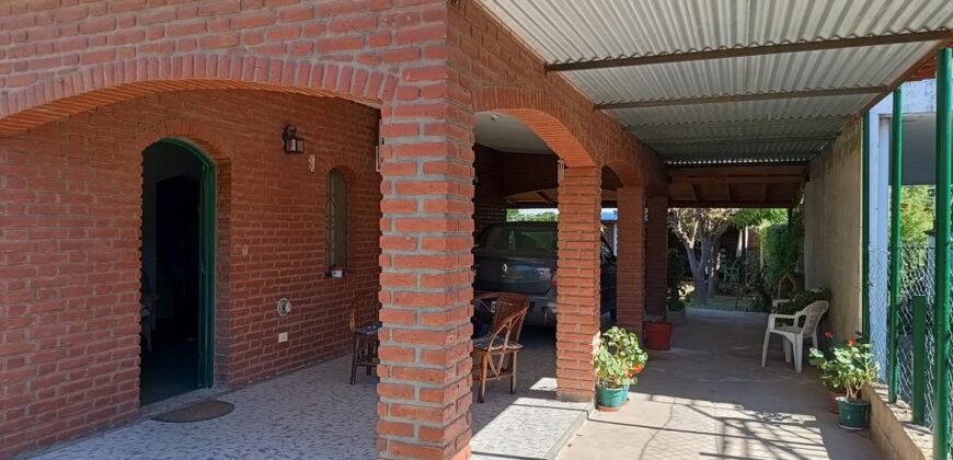 Casa con cabaña y depto en Barrio residencial Nono