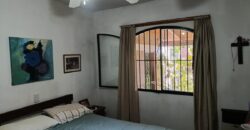 Casa con cabaña y depto en Barrio residencial Nono