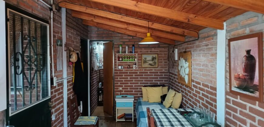 Casa con cabaña y depto en Barrio residencial Nono