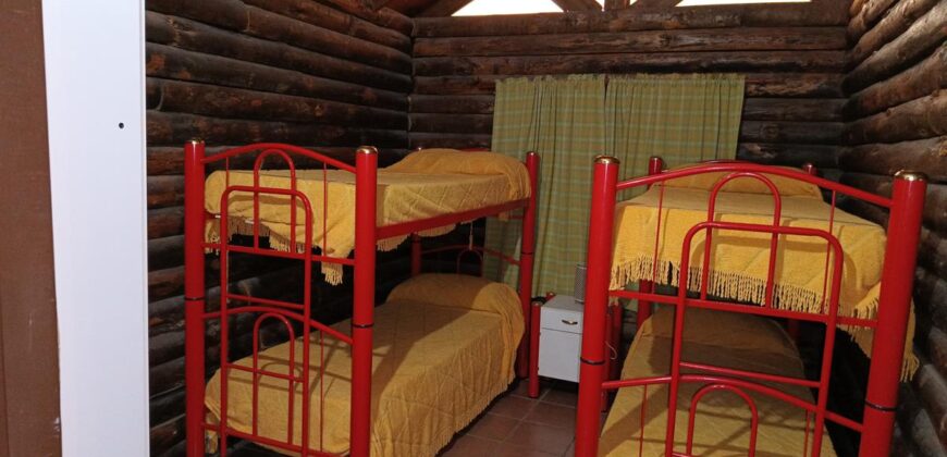 Complejo de 2 cabañas de tronco en Nono