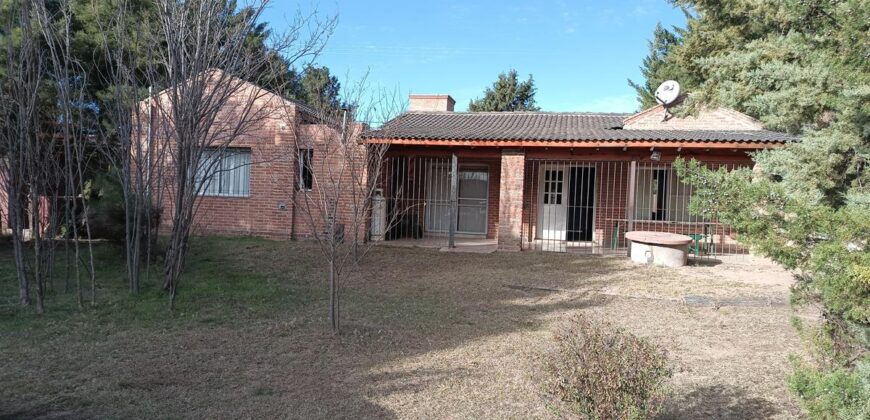 Chalet 3 dorm con amplio parque y vista a las sierras