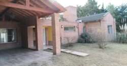 Chalet 3 dorm con amplio parque y vista a las sierras