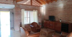 Chalet 3 dorm con amplio parque y vista a las sierras