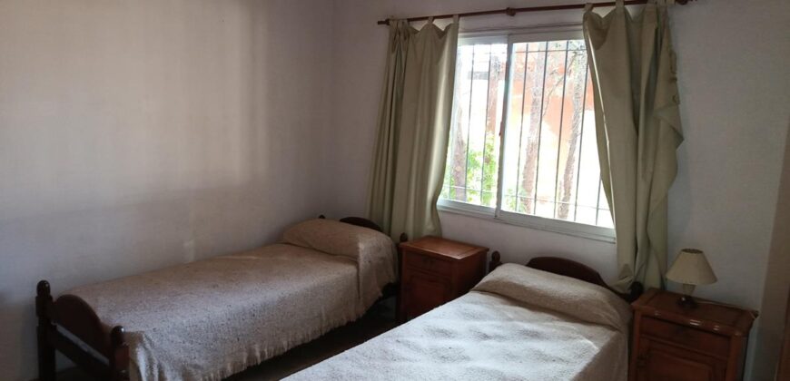 Chalet 3 dorm con amplio parque y vista a las sierras