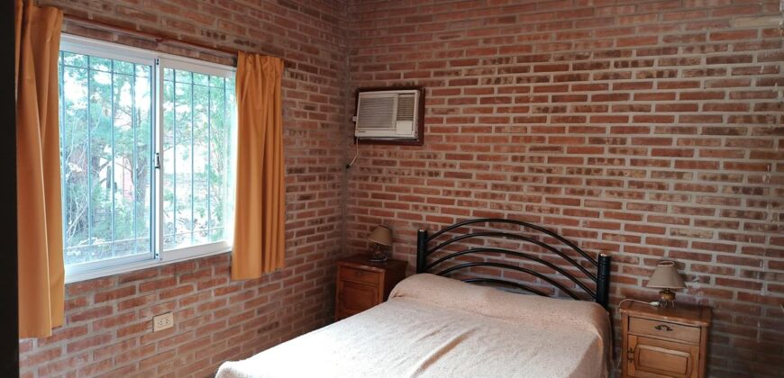 Chalet 3 dorm con amplio parque y vista a las sierras