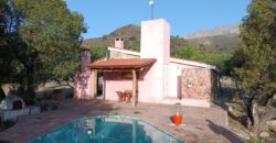 Chalet con cabaña, acequia y pileta con vistas únicas en la reserva de Los Hornillos