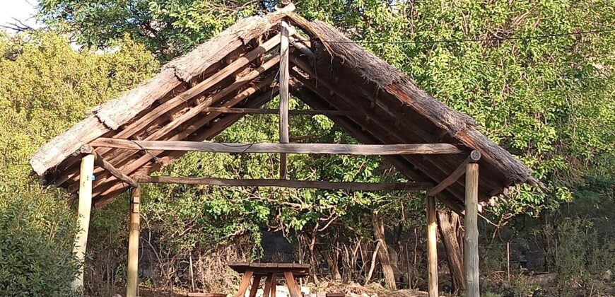 Chalet con cabaña, acequia y pileta con vistas únicas en la reserva de Los Hornillos