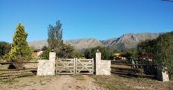 Complejo de apart y chalet con amplia pileta,  gran parque y vistas