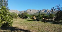 Complejo de apart y chalet con amplia pileta,  gran parque y vistas