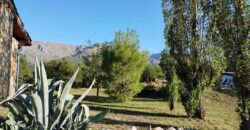 Complejo de apart y chalet con amplia pileta,  gran parque y vistas