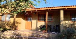 Complejo de apart y chalet con amplia pileta,  gran parque y vistas