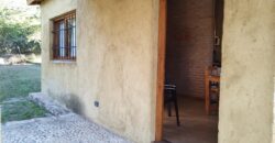 Complejo de apart y chalet con amplia pileta,  gran parque y vistas