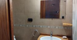 Complejo de apart y chalet con amplia pileta,  gran parque y vistas