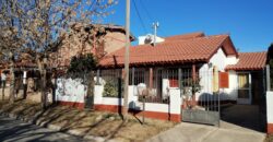 Hermoso chalet 2 plantas con quincho en Barrio Residencial Mina Clavero