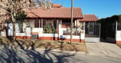 Hermoso chalet 2 plantas con quincho en Barrio Residencial Mina Clavero