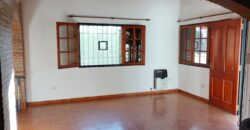 Hermoso chalet 2 plantas con quincho en Barrio Residencial Mina Clavero