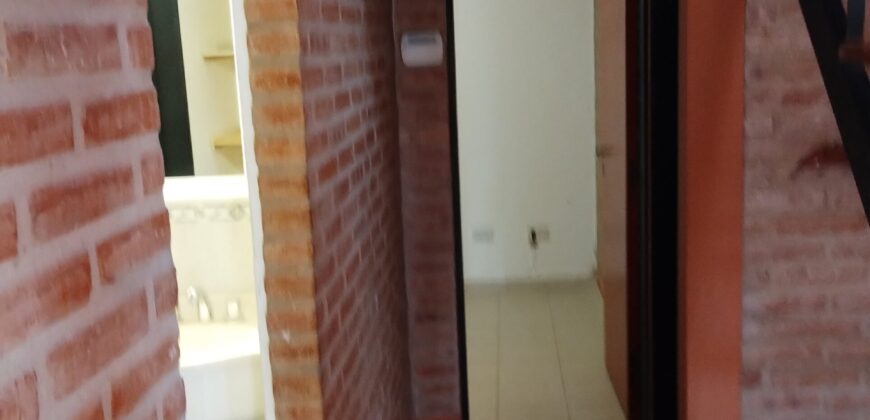 Hermoso chalet 2 plantas con quincho en Barrio Residencial Mina Clavero