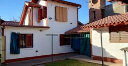 Hermoso chalet 2 plantas con quincho en Barrio Residencial Mina Clavero