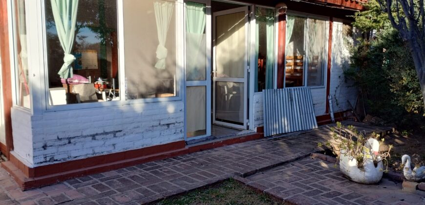 Hermoso chalet 2 plantas con quincho en Barrio Residencial Mina Clavero