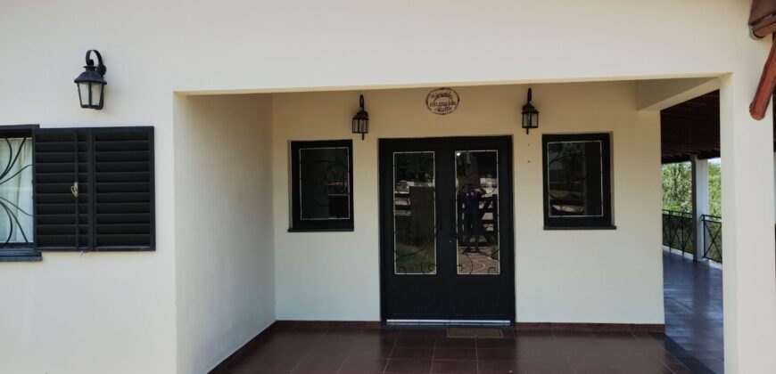 Chalet nuevo de 3 dormitorios y dependencias en Mina Clavero