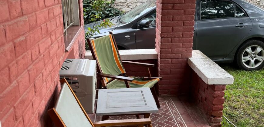 Chalet con departamentos independientes, barrio centro Mina Clavero