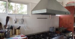 Chalet de 2 dormitorios y dependencias cerca del río en Panaholma
