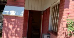 Chalet con departamentos independientes, barrio centro Mina Clavero