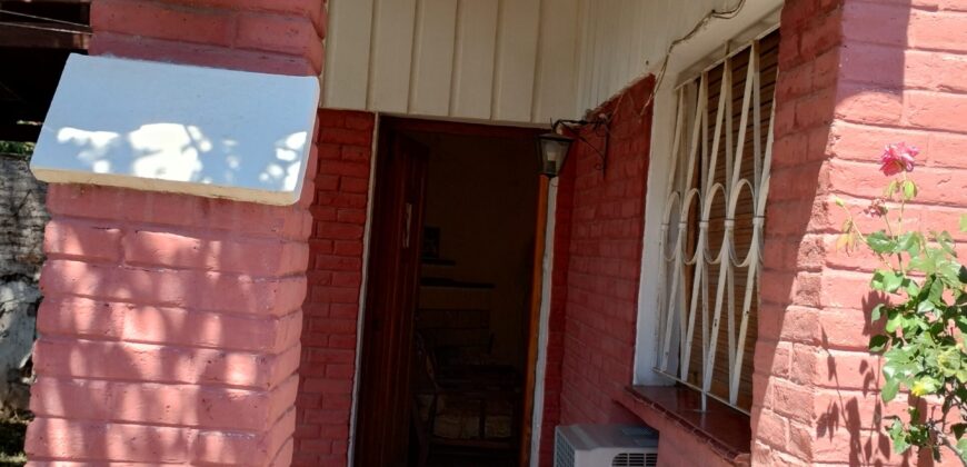 Chalet con departamentos independientes, barrio centro Mina Clavero