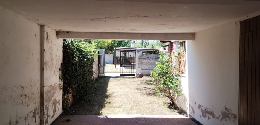 Chalet con departamentos independientes, barrio centro Mina Clavero