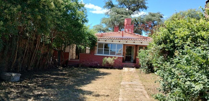 Chalet con departamentos independientes, barrio centro Mina Clavero