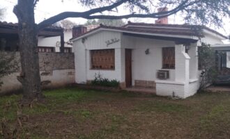 Chalet con departamentos independientes, barrio centro Mina Clavero
