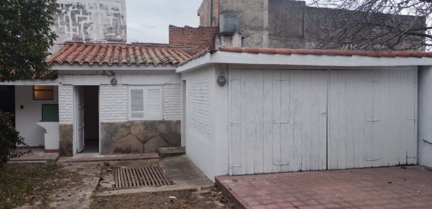Chalet con departamentos independientes, barrio centro Mina Clavero