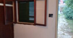 Chalet con departamentos independientes, barrio centro Mina Clavero
