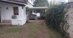 Chalet con departamentos independientes, barrio centro Mina Clavero