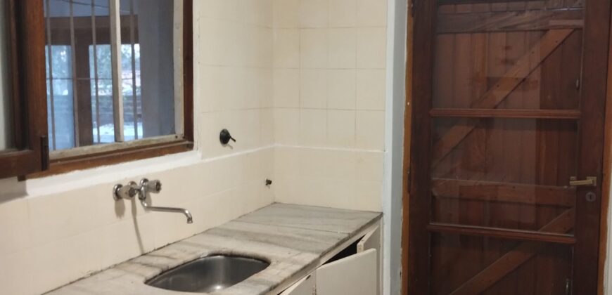 Chalet con departamentos independientes, barrio centro Mina Clavero