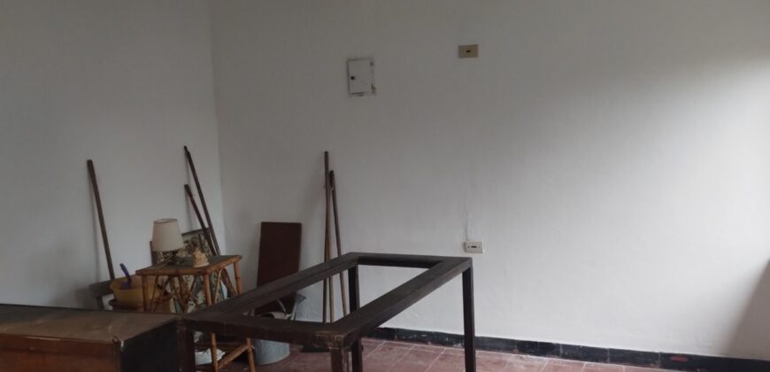 Chalet con departamentos independientes, barrio centro Mina Clavero