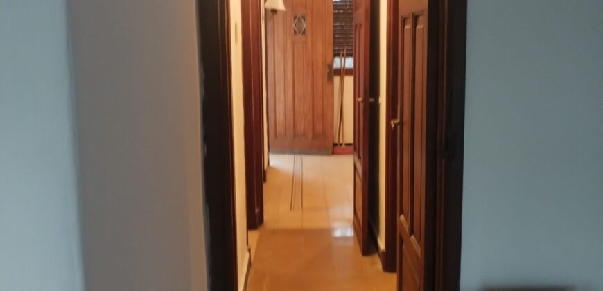 Chalet con departamentos independientes, barrio centro Mina Clavero