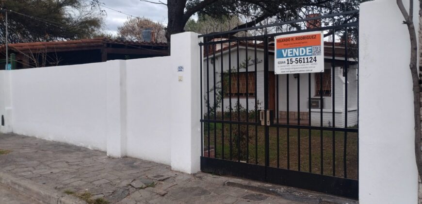 Chalet con departamentos independientes, barrio centro Mina Clavero