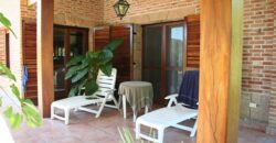 Imponente chalet con piscina infinita y costa de río en El Alto de Nono (RETASADA)