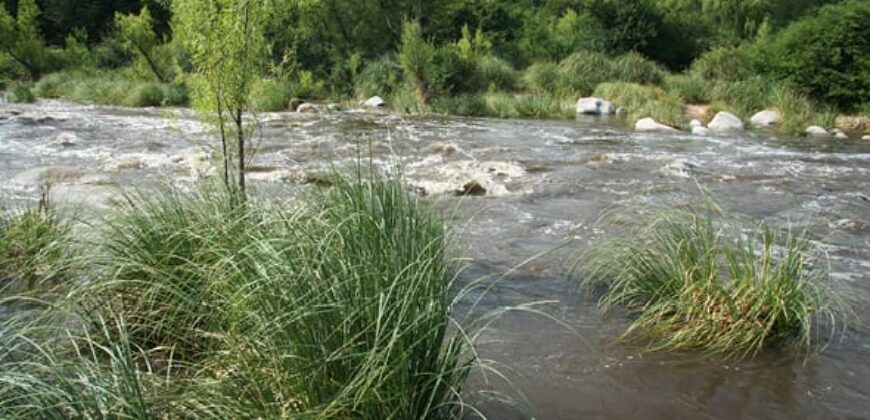 Imponente chalet con piscina infinita y costa de río en El Alto de Nono (RETASADA)