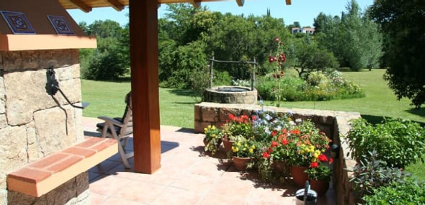 Imponente chalet con piscina infinita y costa de río en El Alto de Nono (RETASADA)